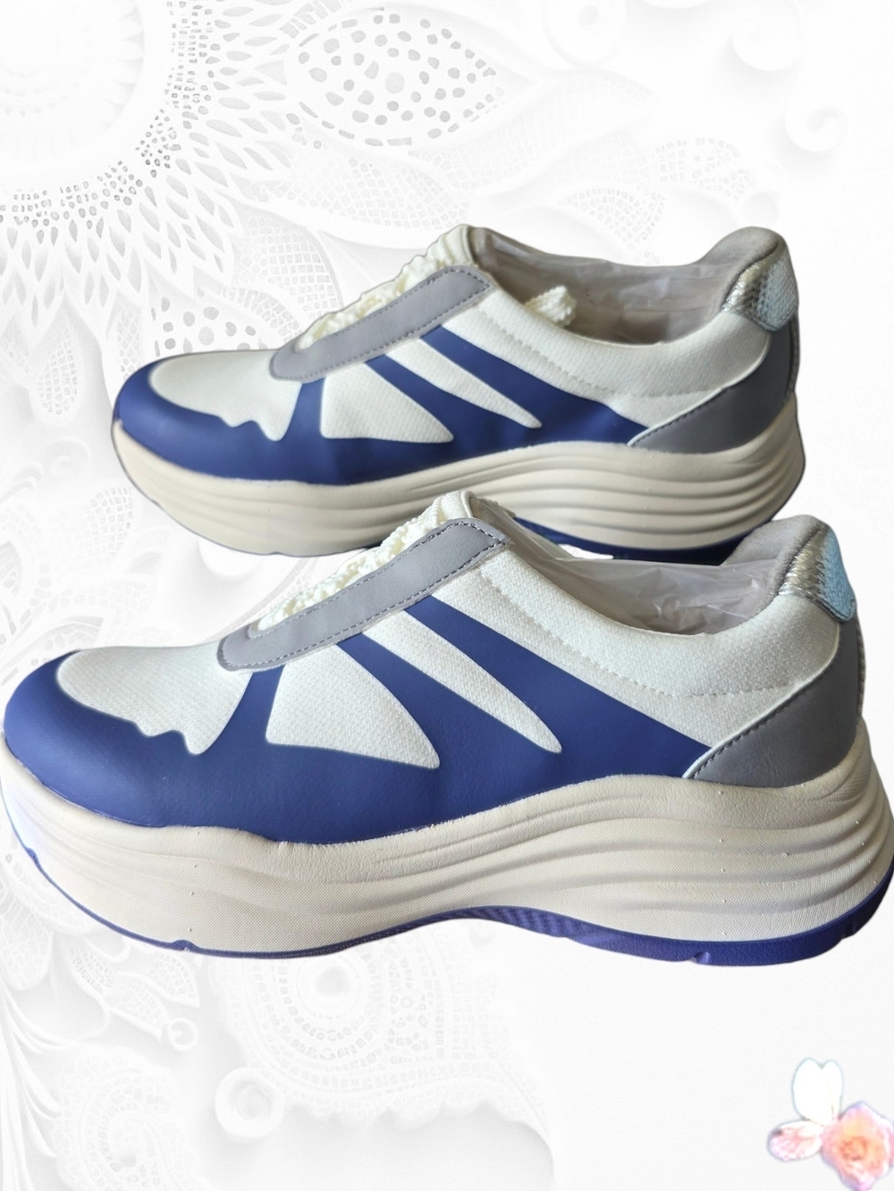 BZees Impulse Blue Slip On Comfort Sneakers Women's 9.5M NIB
